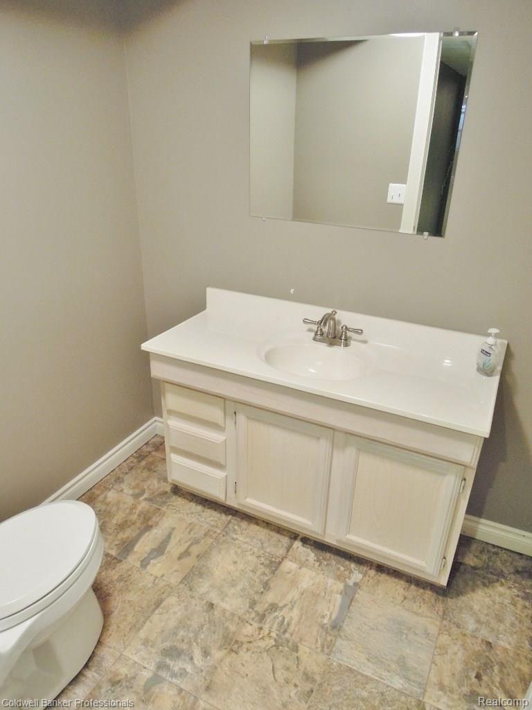2886 Current Drive Rochester, MI 48309 - Photo 29 of 36 30 (768x1024).jpg