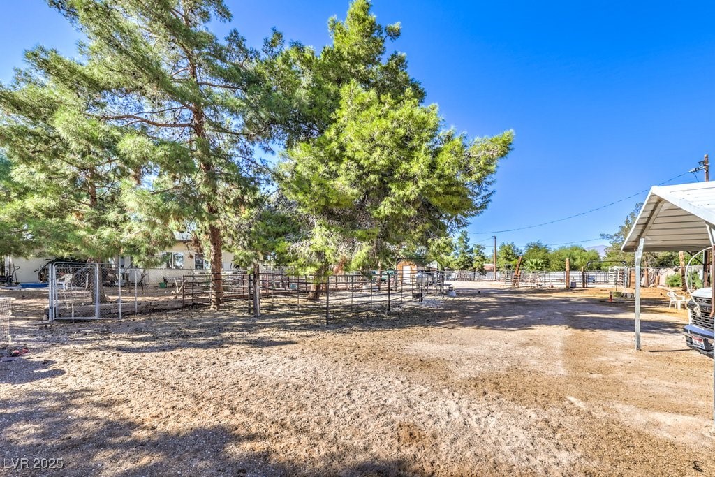 4216 North Decatur Boulevard North Las Vegas, NV 89032 - Photo 20 of 36 View of yard