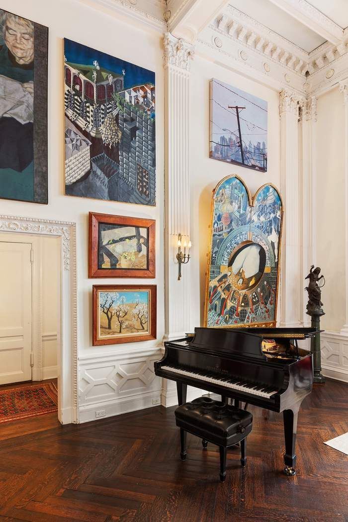 11 East 73rd Street, Unit 1D Manhattan, NY 10021 - Photo 6 of 18 a living room with furniture and painting on the wall