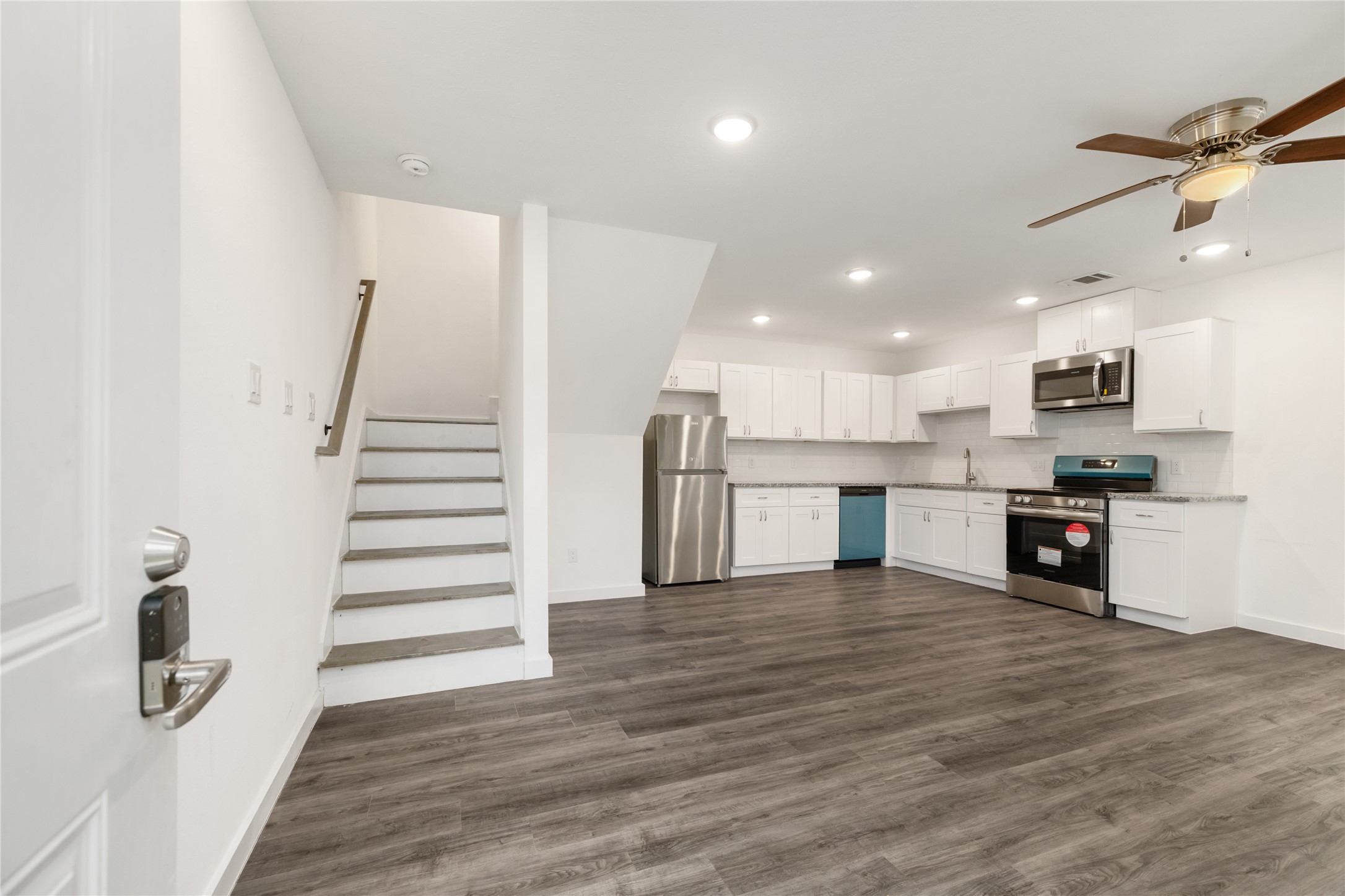6309 Sandra Street Houston, TX 77028 - Photo 2 of 22