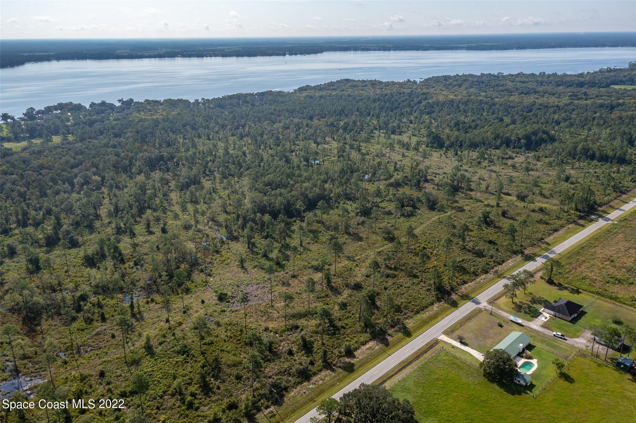745 West River Road Palatka, FL 32177 - Photo 4 of 10 a view of a city with an ocean