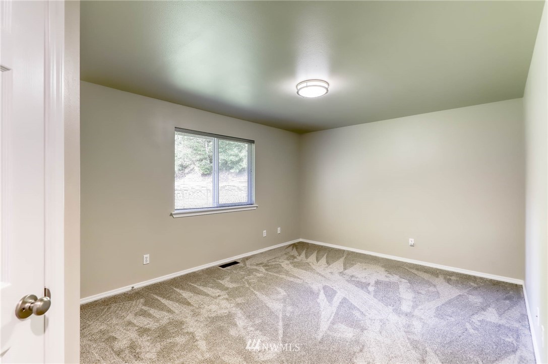 2550 Southeast Spring Creek Road Port Orchard, WA 98367 - Photo 31 of 40 Gallery Image 31