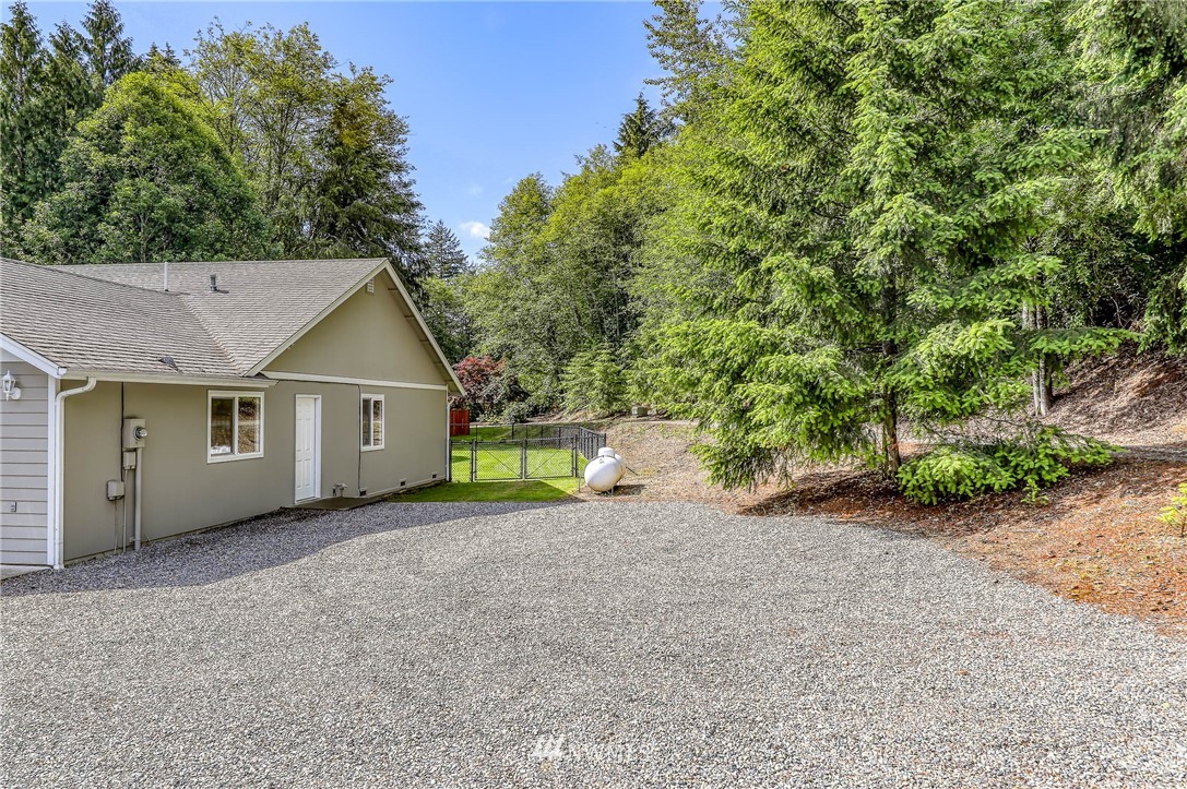 2550 Southeast Spring Creek Road Port Orchard, WA 98367 - Photo 6 of 40 Gallery Image 6