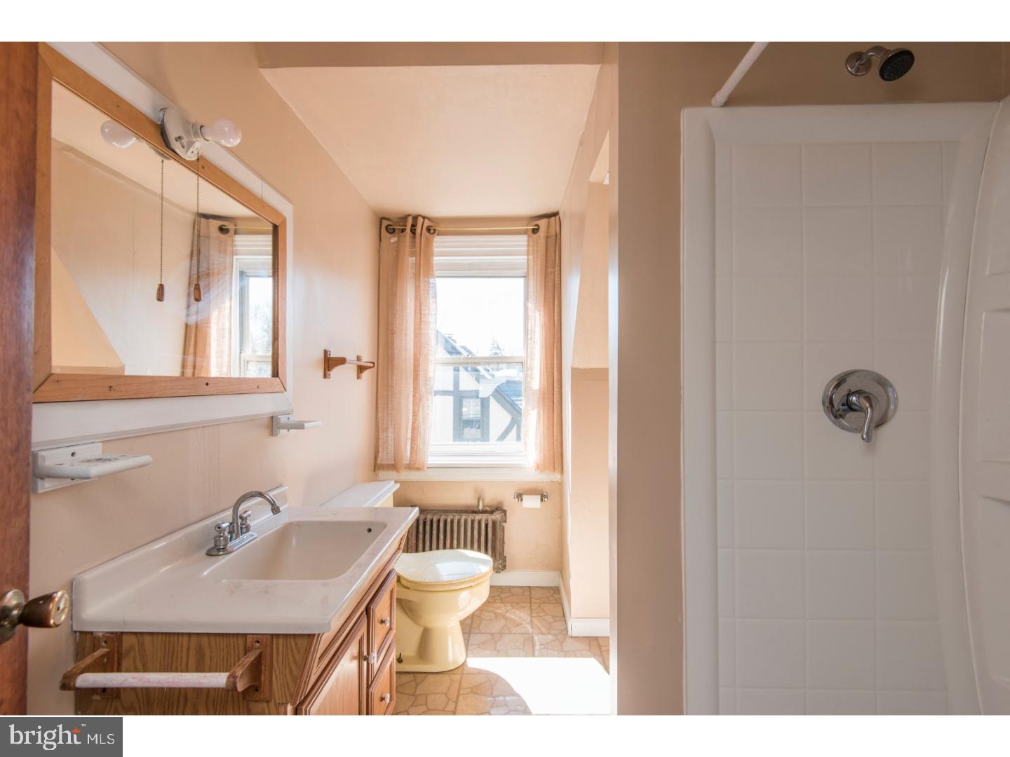6429 Sherwood Road Philadelphia, PA 19151 - Photo 22 of 25 Bathroom
