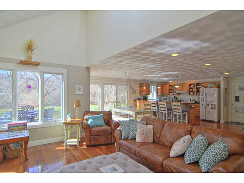 67 High Street Jamestown, RI 02835 - Photo 11 of 18 Living Room.