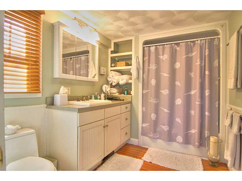 67 High Street Jamestown, RI 02835 - Photo 15 of 18 Master Bath/Spa.