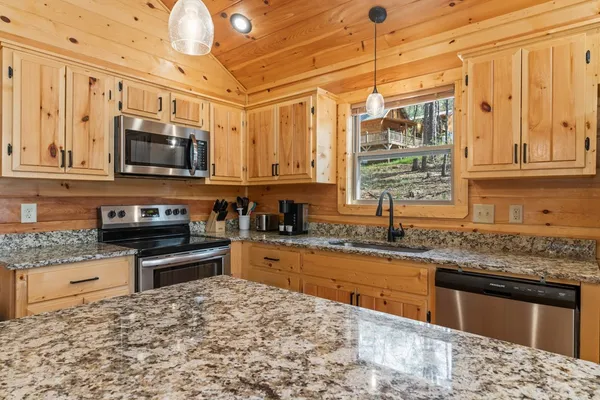 $339,900 | 237 Bentley Cove, Murphy, NC 28906