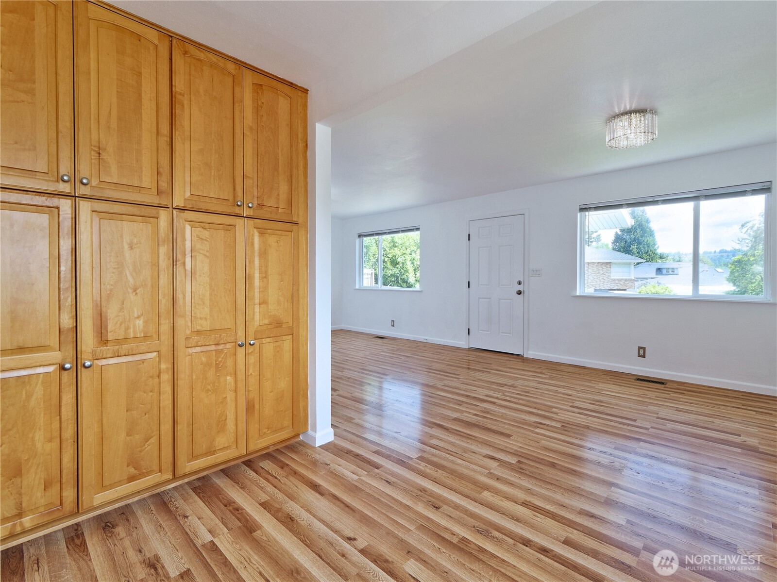 423 Lind Avenue Southwest Renton, WA 98057 - Photo 11 of 33