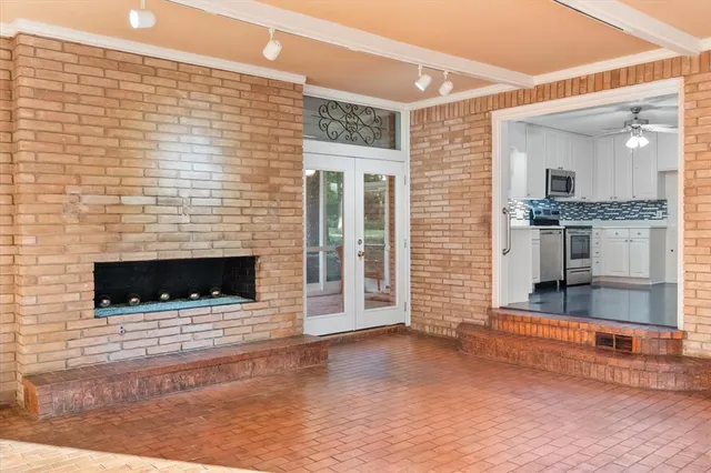 $325,000 | 1405 Briarwood Boulevard, Arlington, TX 76013