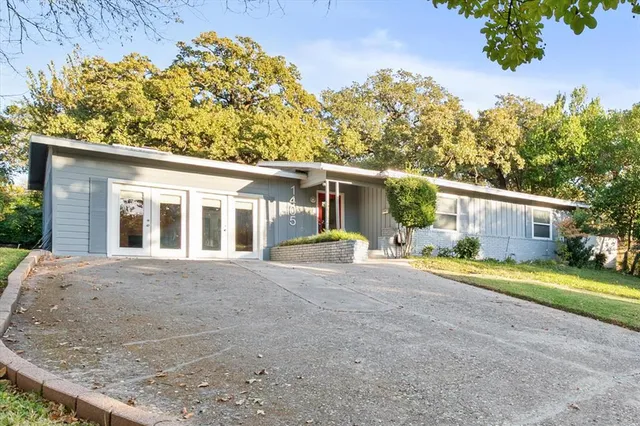 $325,000 | 1405 Briarwood Boulevard, Arlington, TX 76013