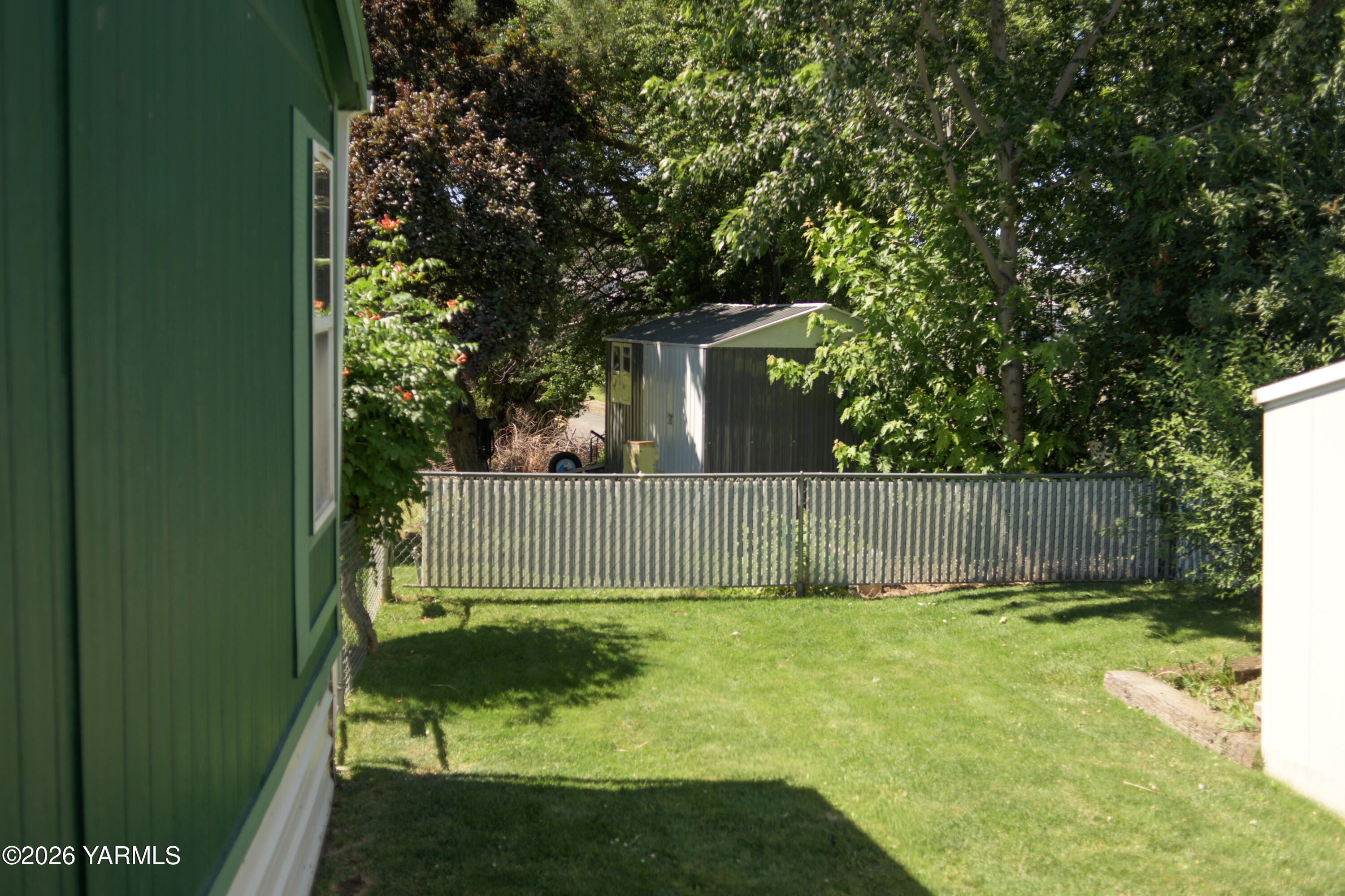 2205 Butterfield Road, Unit 75 Yakima, WA 98901 - Photo 15 of 19 Fenced Backyard