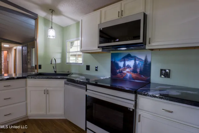 $309,000 | 144 Harlan Davis Road, Lumberton, MS 39455