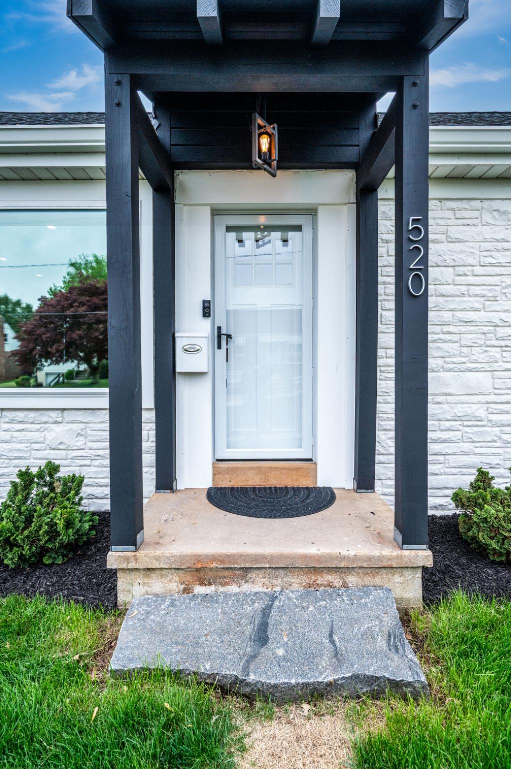 520 Elm Street Denver, PA 17517 - Photo 26 of 39 Charming entryway.