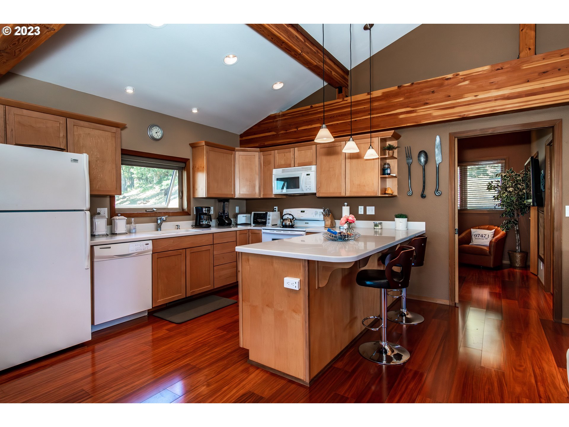 545 Eagle Drive Roseburg, OR 97471 - Photo 36 of 48 Guest Quarters