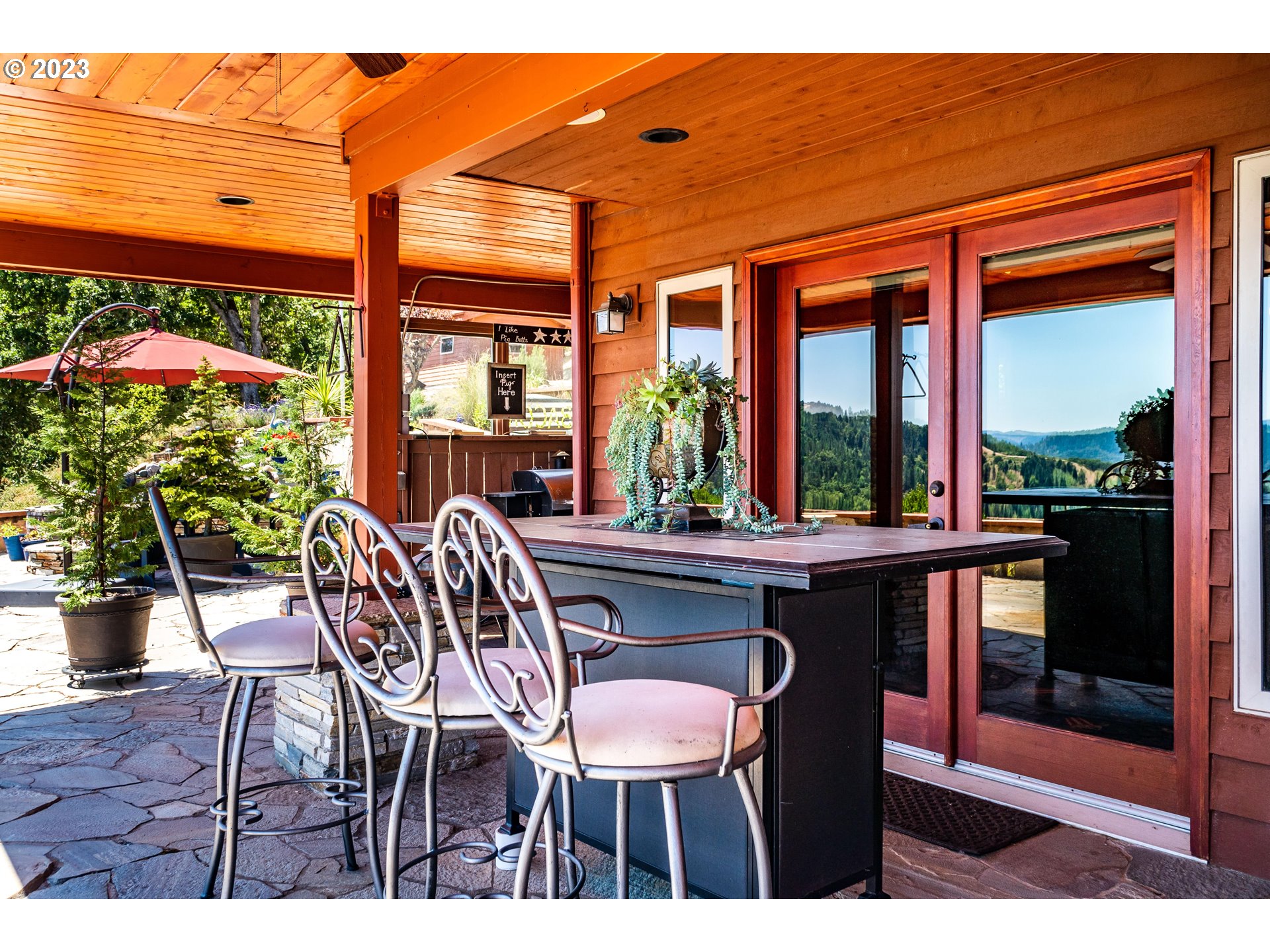 545 Eagle Drive Roseburg, OR 97471 - Photo 39 of 48 Guest Quarters