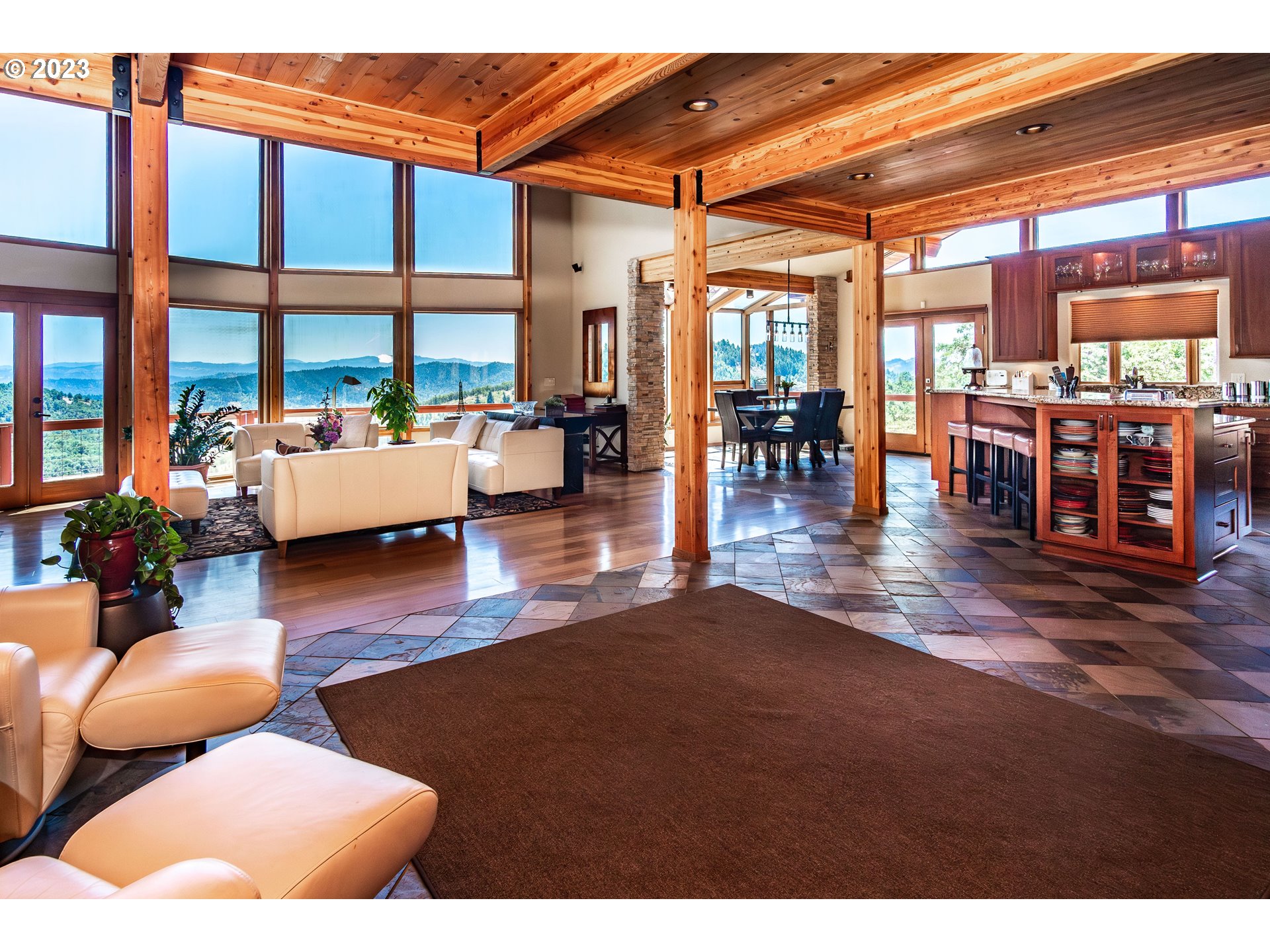 545 Eagle Drive Roseburg, OR 97471 - Photo 4 of 48