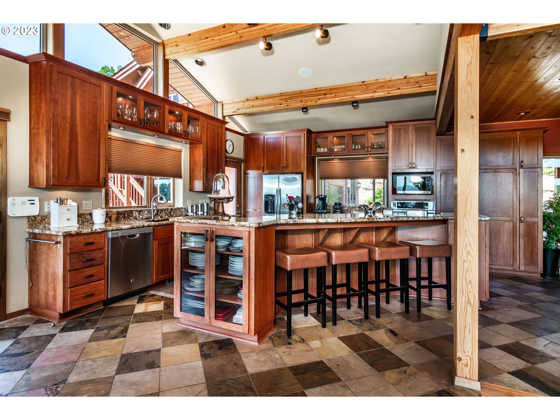 545 Eagle Drive Roseburg, OR 97471 - Photo 8 of 48