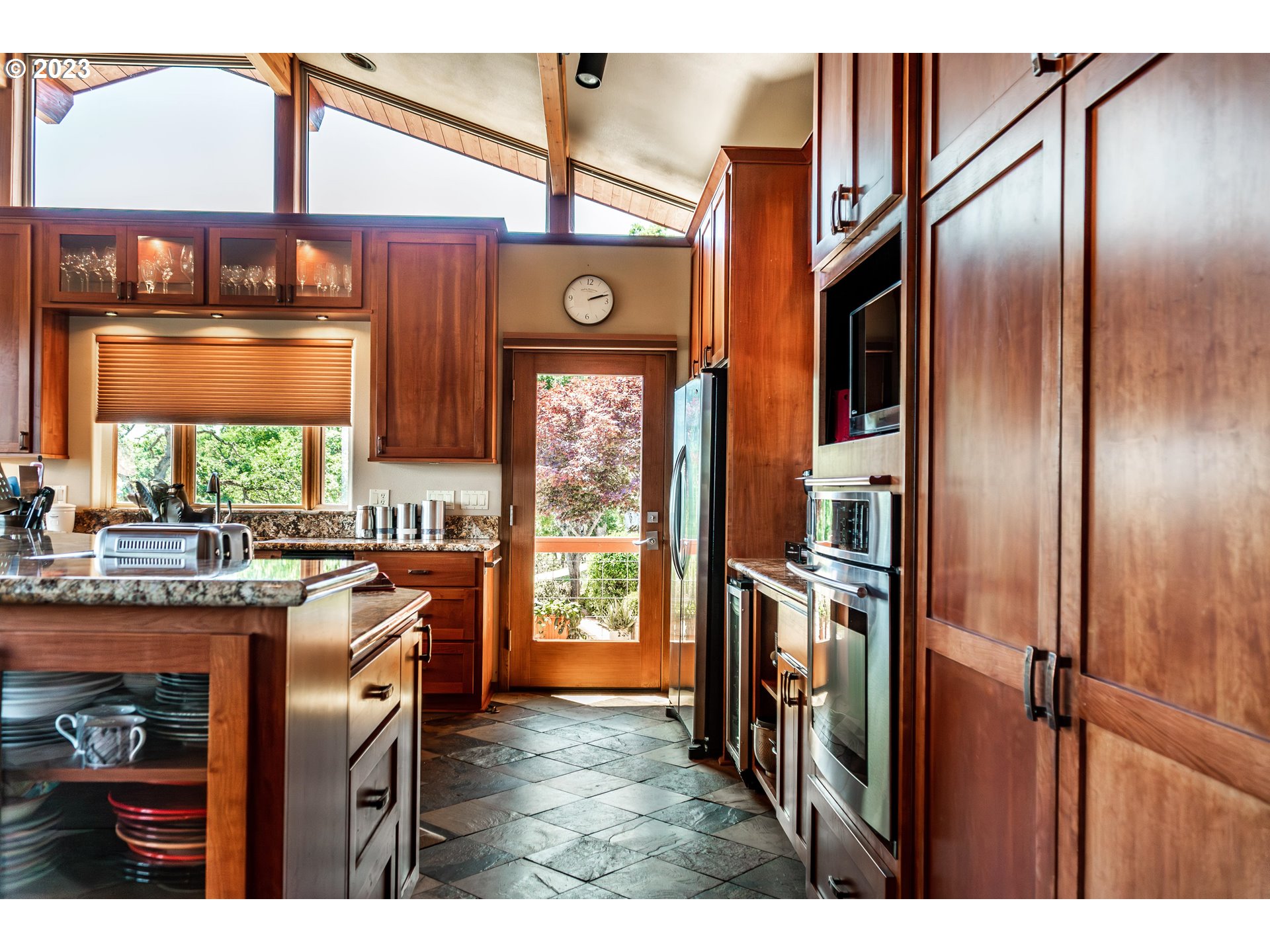 545 Eagle Drive Roseburg, OR 97471 - Photo 10 of 48