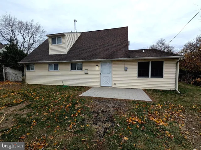 $2,700 | 71 Handy Road, Levittown, PA 19056