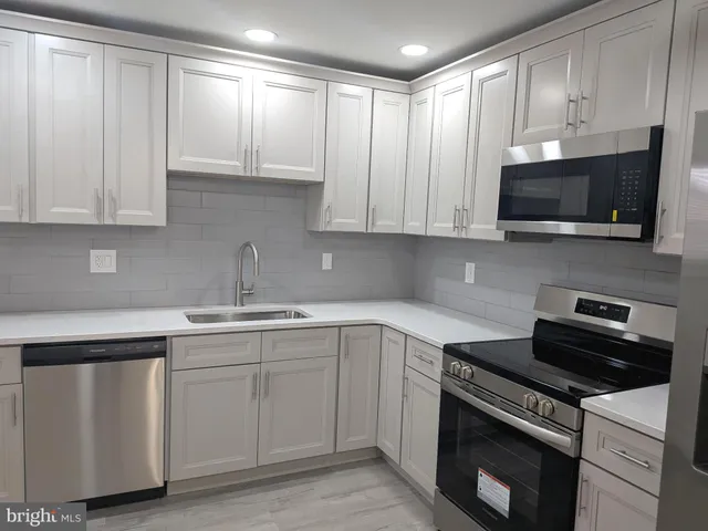 $2,700 | 71 Handy Road, Levittown, PA 19056