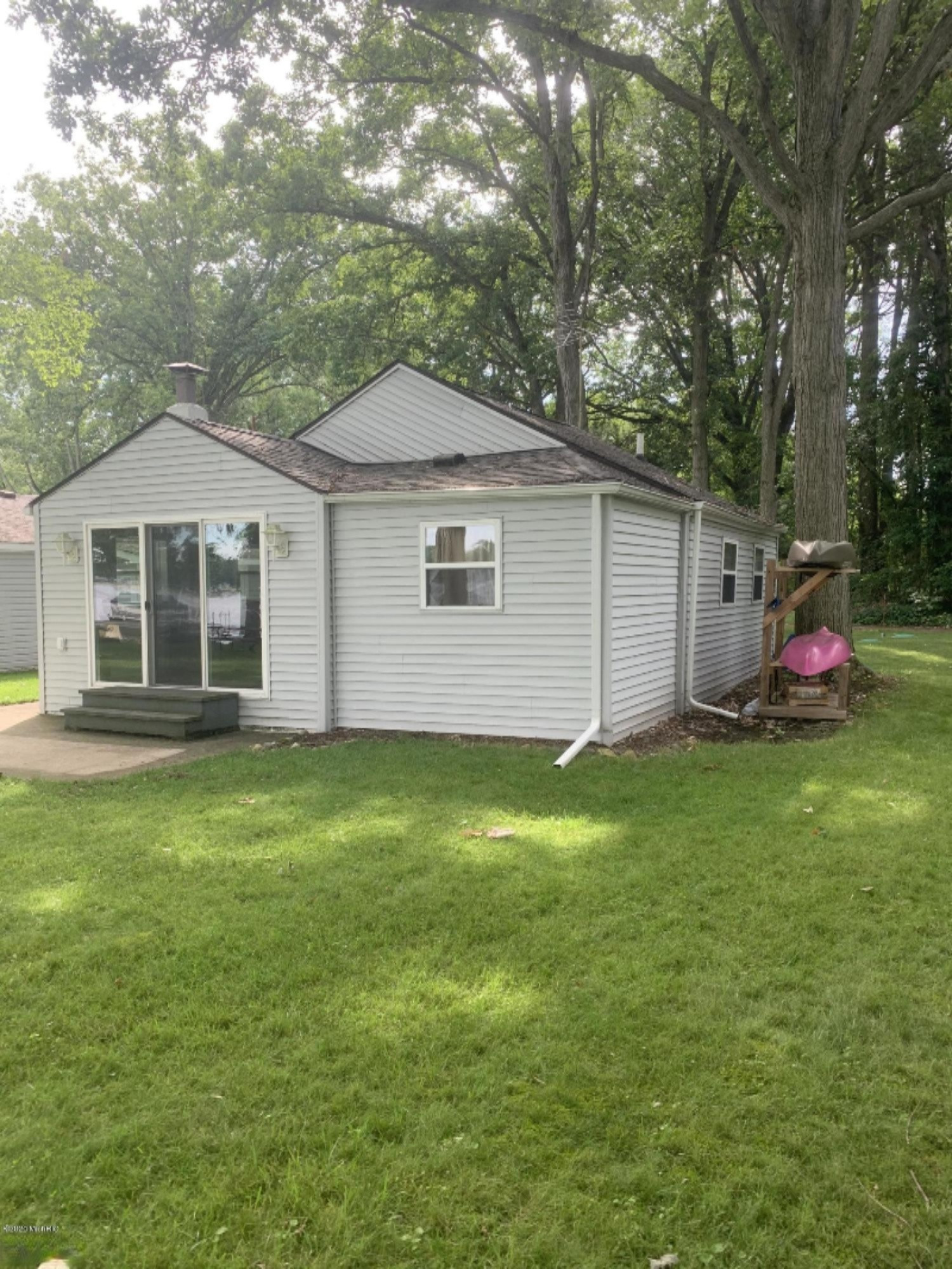 335 Cove Road Bronson, MI 49028 - Photo 2 of 16 Lake side
