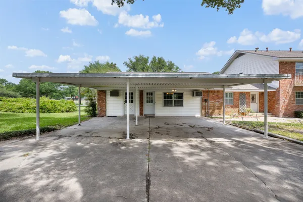 $494,000 | 301 Cedar Circle, Brenham, TX 77833
