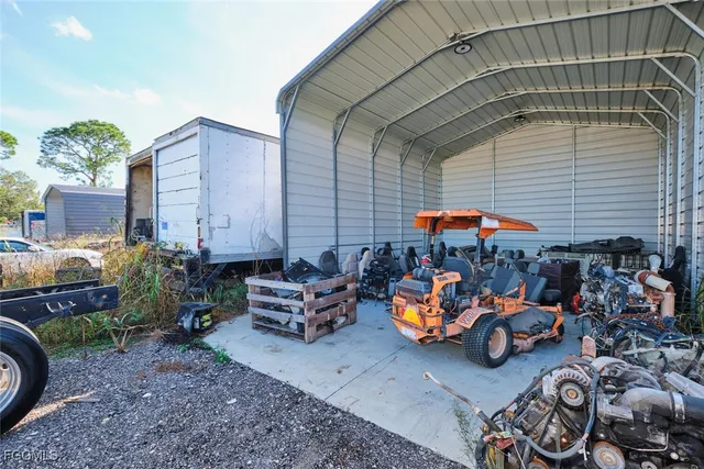 $790,000 | 319 North Industrial Loop, LaBelle, FL 33935
