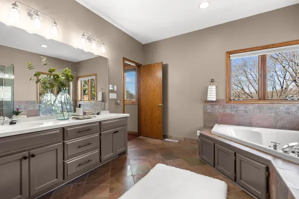 $1,850,000 | 15438 Forsythe Road Southeast, Prior Lake, MN 55372