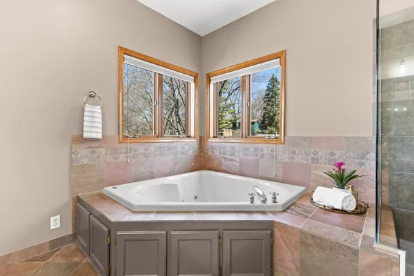$1,850,000 | 15438 Forsythe Road Southeast, Prior Lake, MN 55372