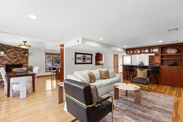 $1,850,000 | 15438 Forsythe Road Southeast, Prior Lake, MN 55372