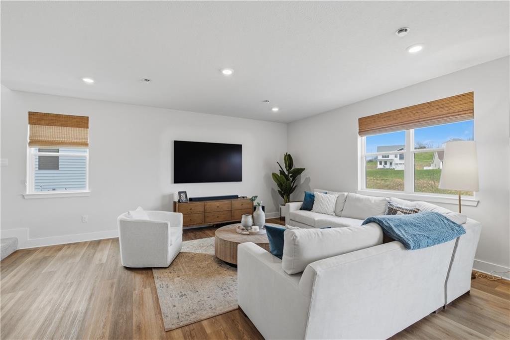 315 Stately Court Valencia, PA 16059 - Photo 7 of 29