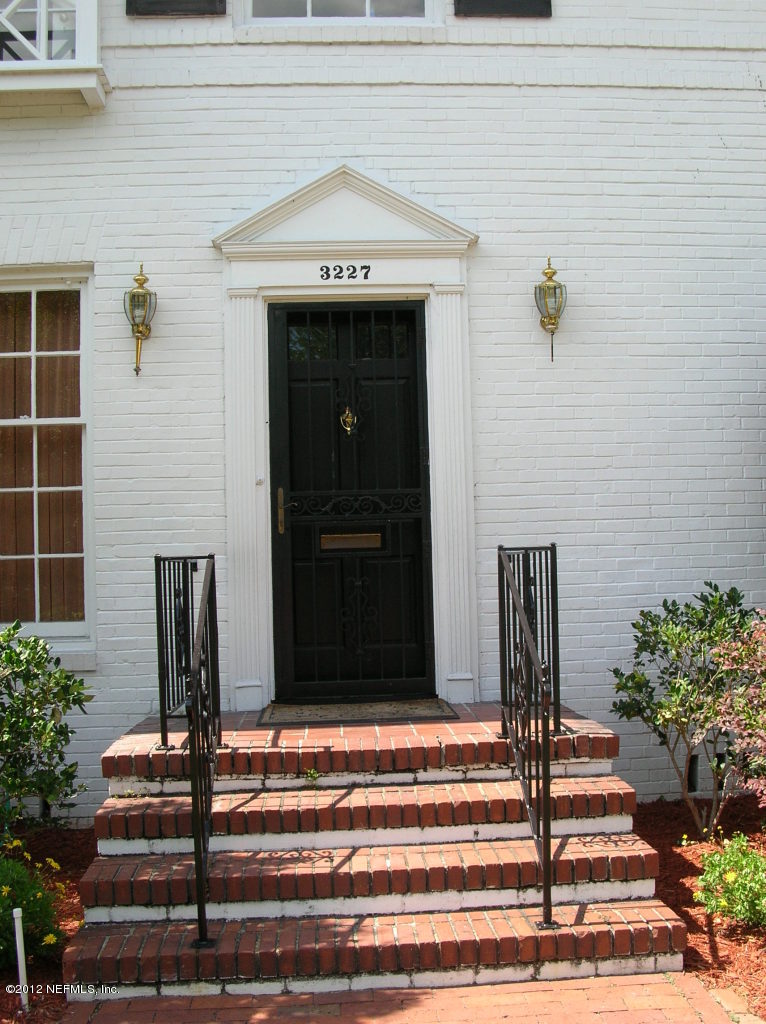 3225-3227 Riverside Avenue Jacksonville, FL 32205 - Photo 26 of 33 Front Entrance with Carriage Lights