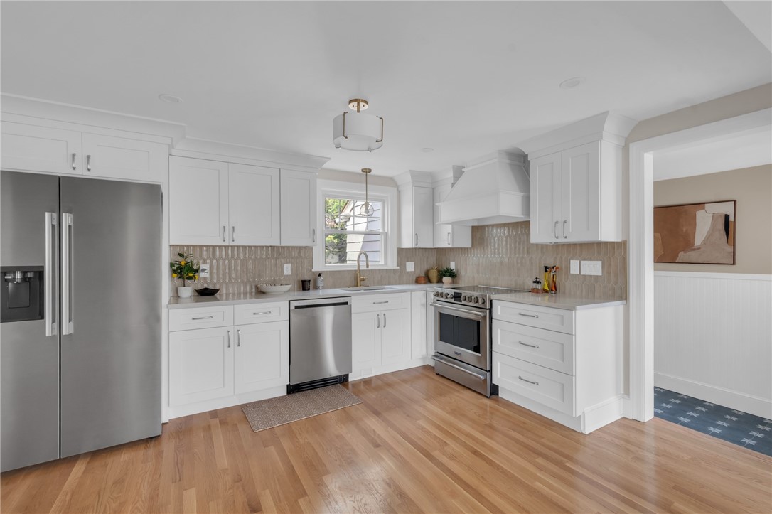 281 Spring Green Road Warwick, RI 02888 - Photo 4 of 39