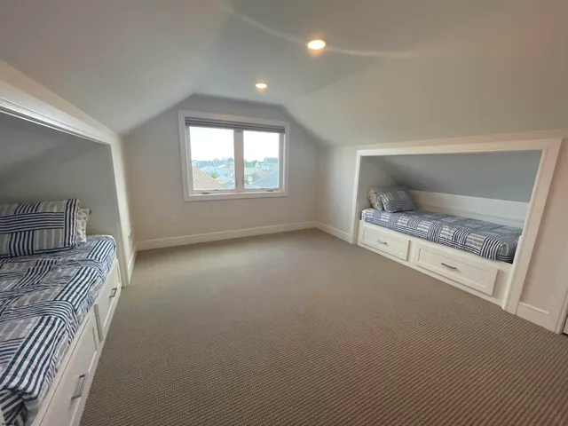 a view of livingroom with furniture