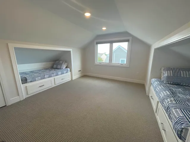 a view of livingroom with furniture