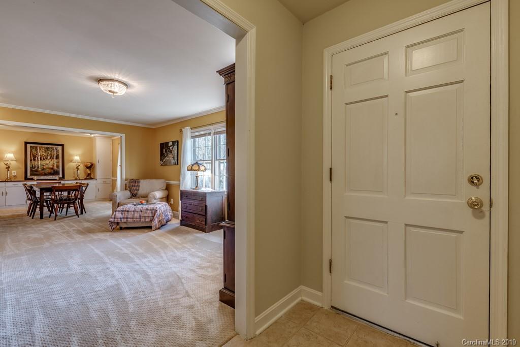 9100 Hood Road Charlotte, NC 28215 - Photo 2 of 25 Gallery Image 2
