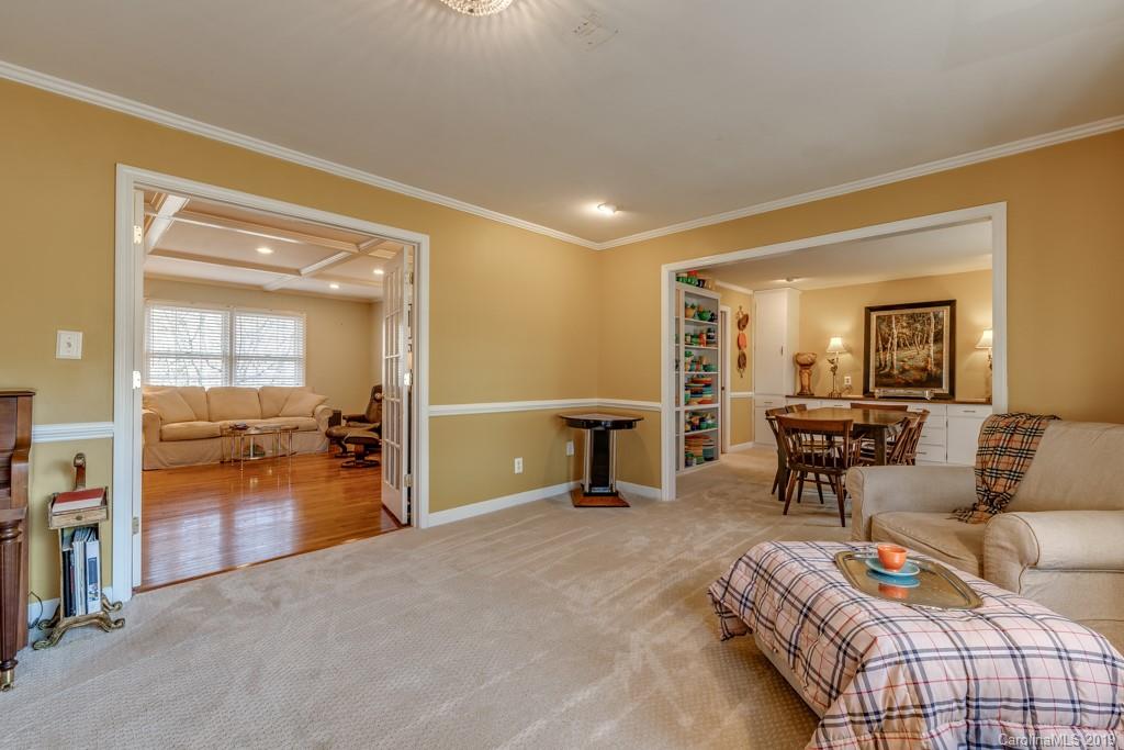 9100 Hood Road Charlotte, NC 28215 - Photo 4 of 25 Gallery Image 4