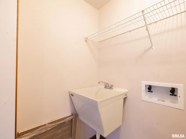 $249,900 | 4306 West Carrousel Lane, Peoria, IL 61615