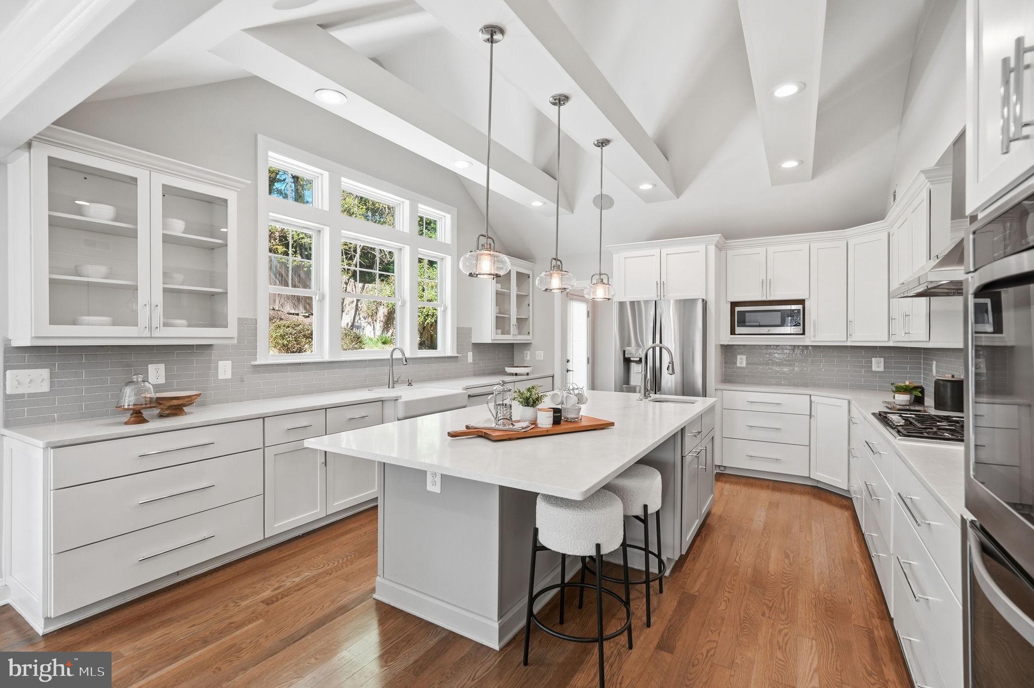 408 Skyhill Road Alexandria, VA 22314 - Photo 11 of 41