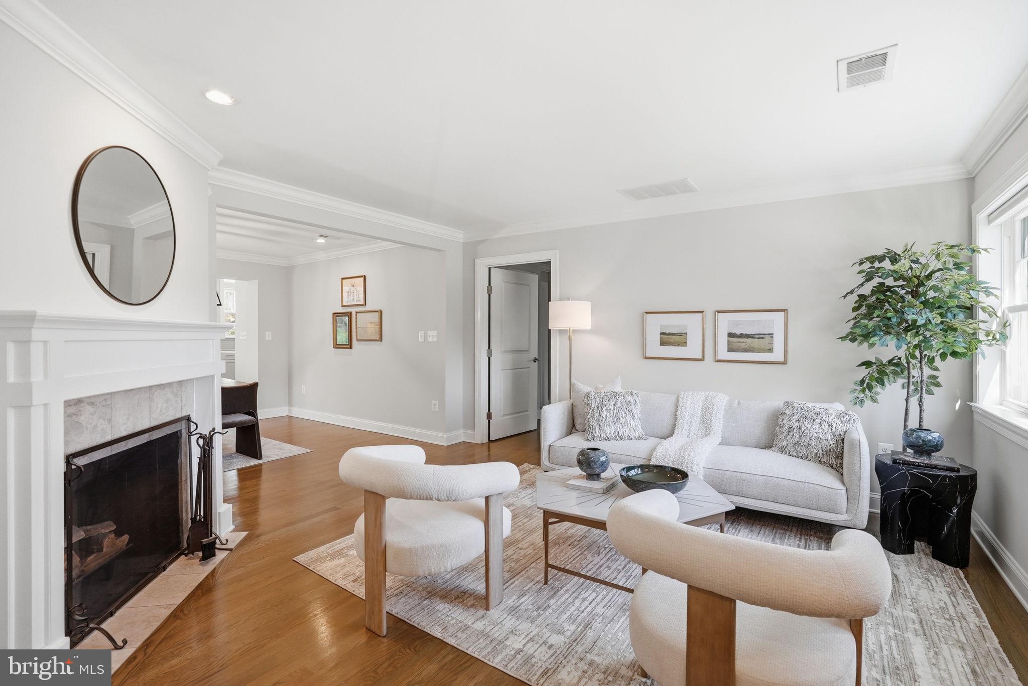 408 Skyhill Road Alexandria, VA 22314 - Photo 3 of 41