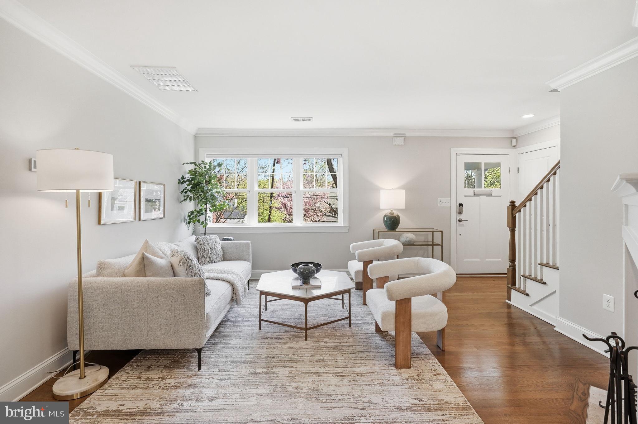 408 Skyhill Road Alexandria, VA 22314 - Photo 4 of 41