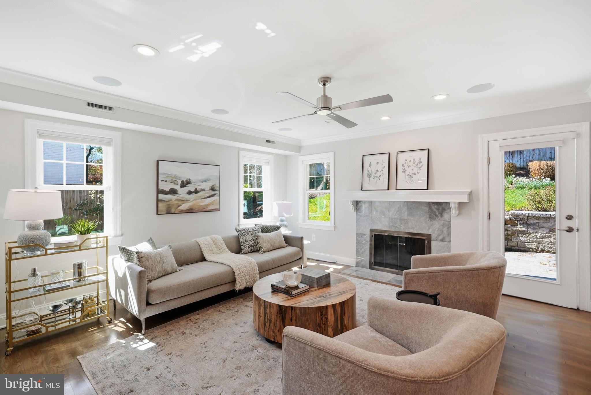 408 Skyhill Road Alexandria, VA 22314 - Photo 8 of 41