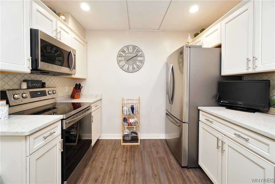 3163 Baker Road Orchard Park, NY 14127 - Photo 13 of 42