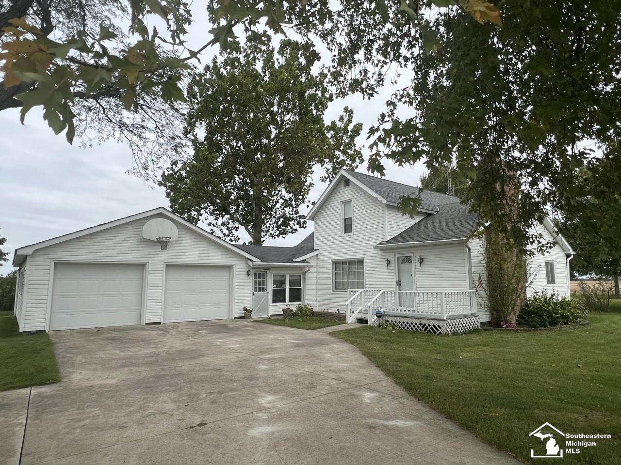 8916 Lipp Highway Riga, MI 49276 - Photo 1 of 25