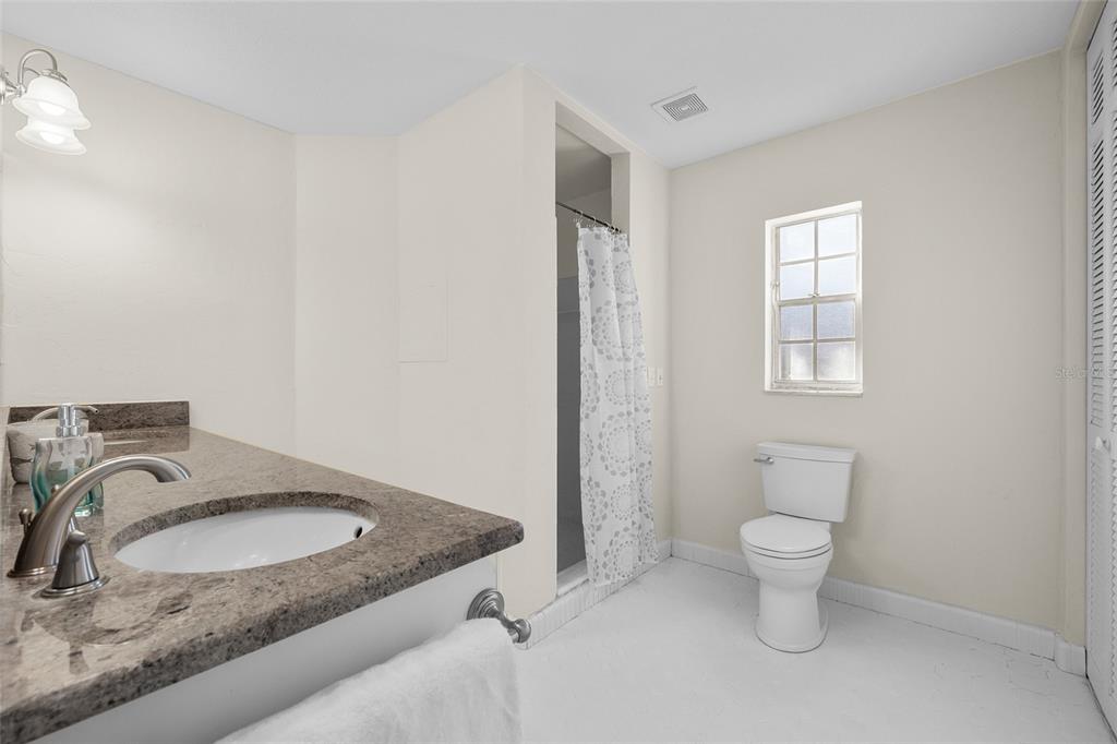 2110 Northwest 46th Street Gainesville, FL 32605 - Photo 16 of 31