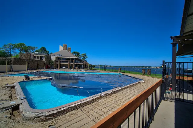 $2,000 | 13238 Enchanted Way, Montgomery, TX 77356