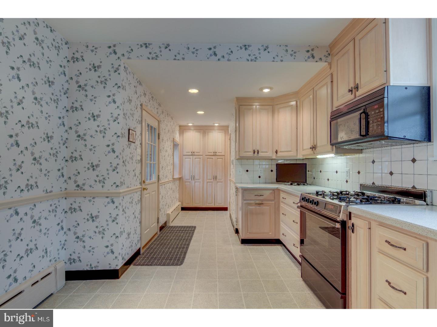 101 Lantoga Road Wayne, PA 19087 - Photo 11 of 21 Kitchen