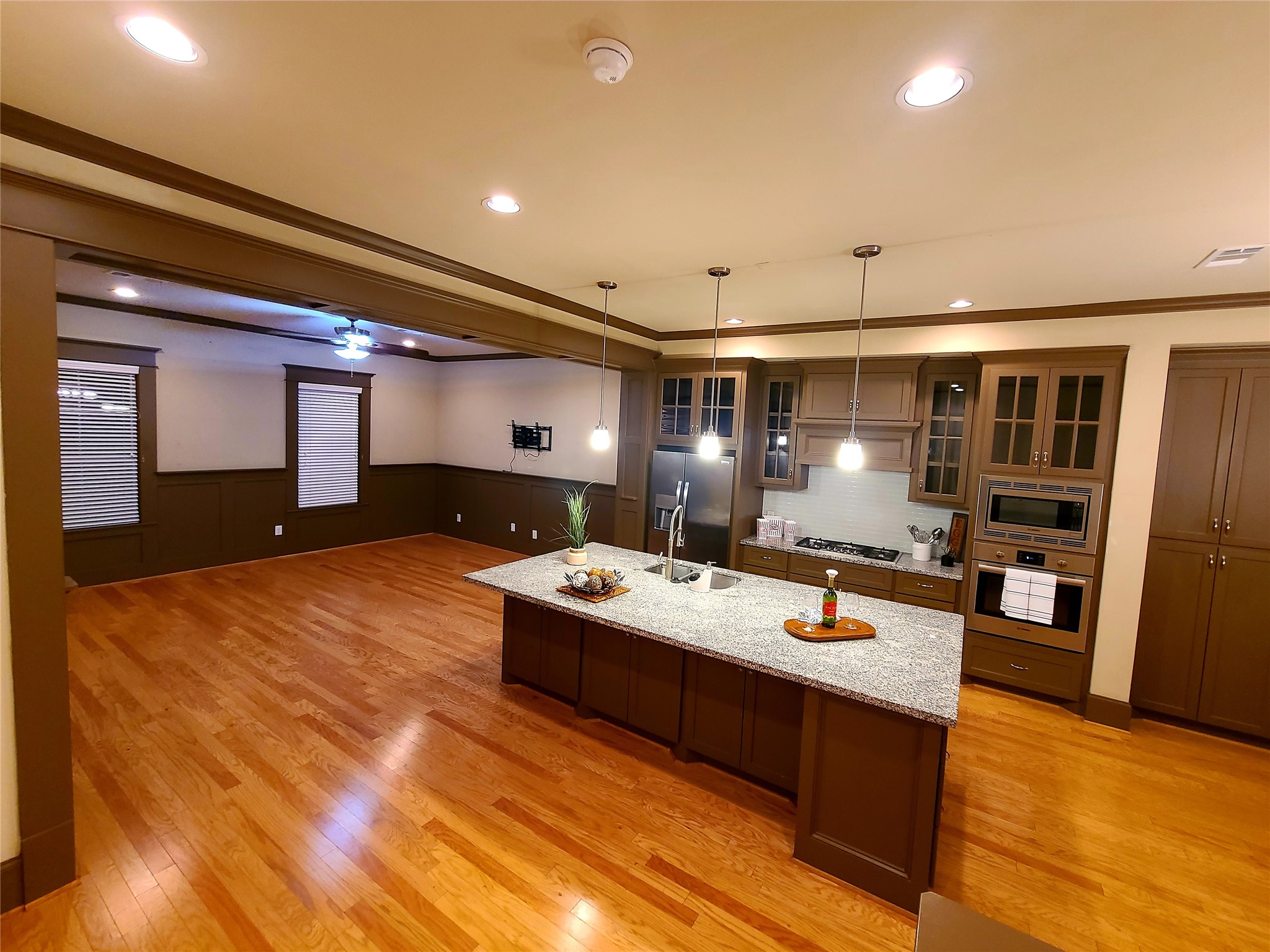 855 Mathis Street Houston, TX 77009 - Photo 28 of 28 Open floor plan perfect for entertain familly and friends.