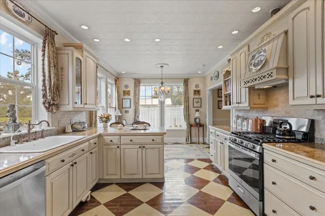 $549,500 | 2460 Canopy Lane, Perry, FL 32347