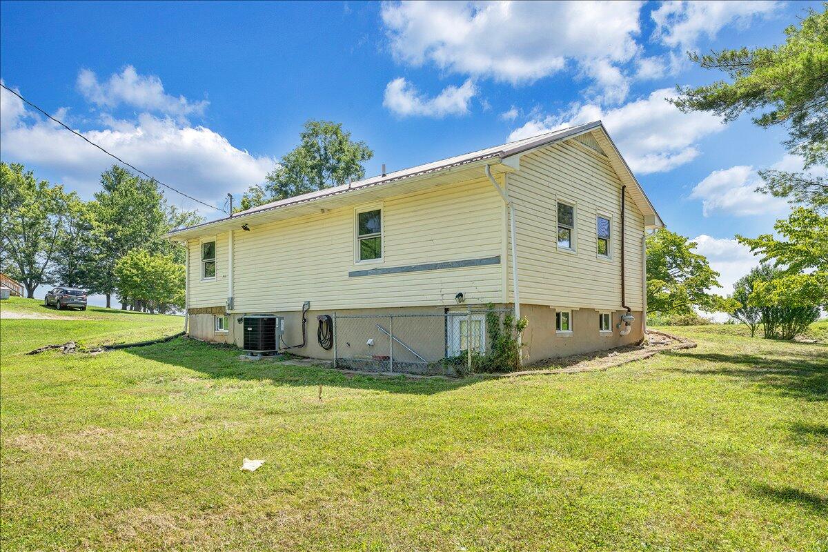 777 Switchback Road Christiansburg, VA 24073 - Photo 21 of 27 27-MIB08697